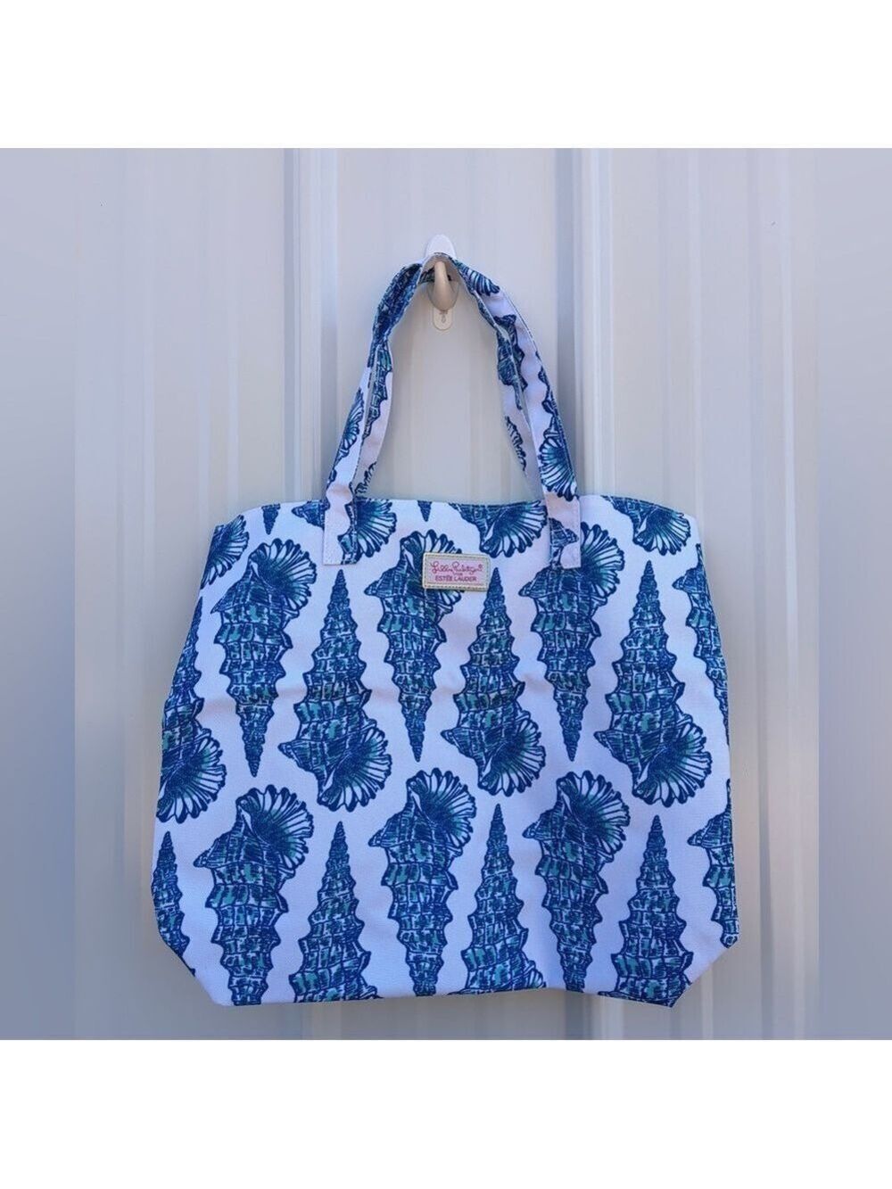 Lilly Pulitzer Estée Lauder Shells Novelty Beachy Tote Bag NWT Vacation Summer